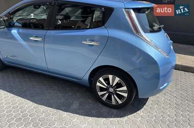 Хэтчбек Nissan Leaf 2014 в 