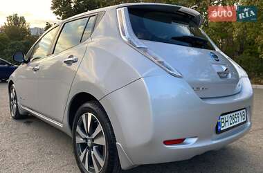 Хэтчбек Nissan Leaf 2015 в 