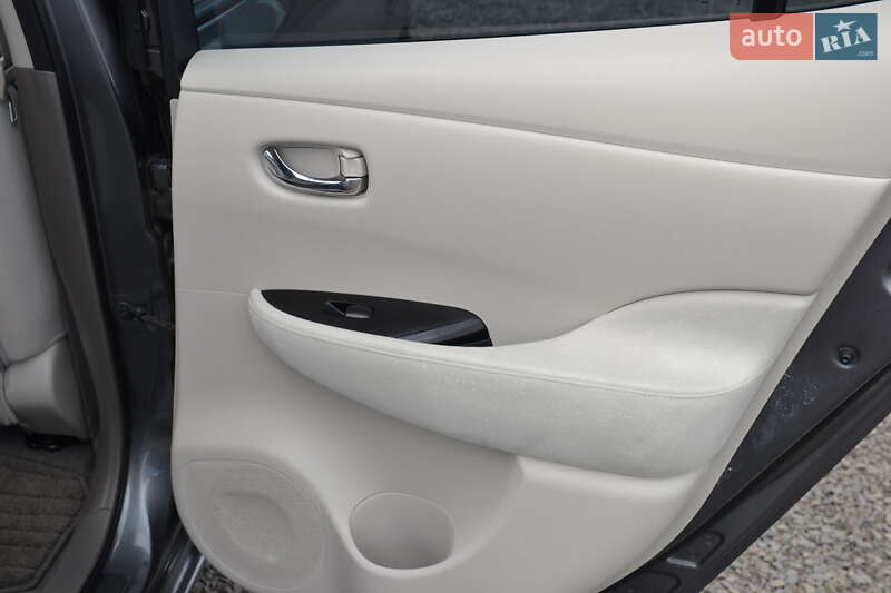 Хэтчбек Nissan Leaf 2016 в Луцке
