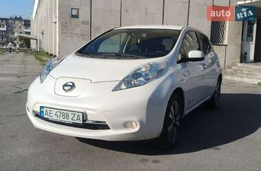 Хэтчбек Nissan Leaf 2015 в Днепре
