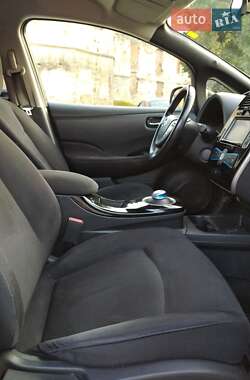 Хэтчбек Nissan Leaf 2014 в 