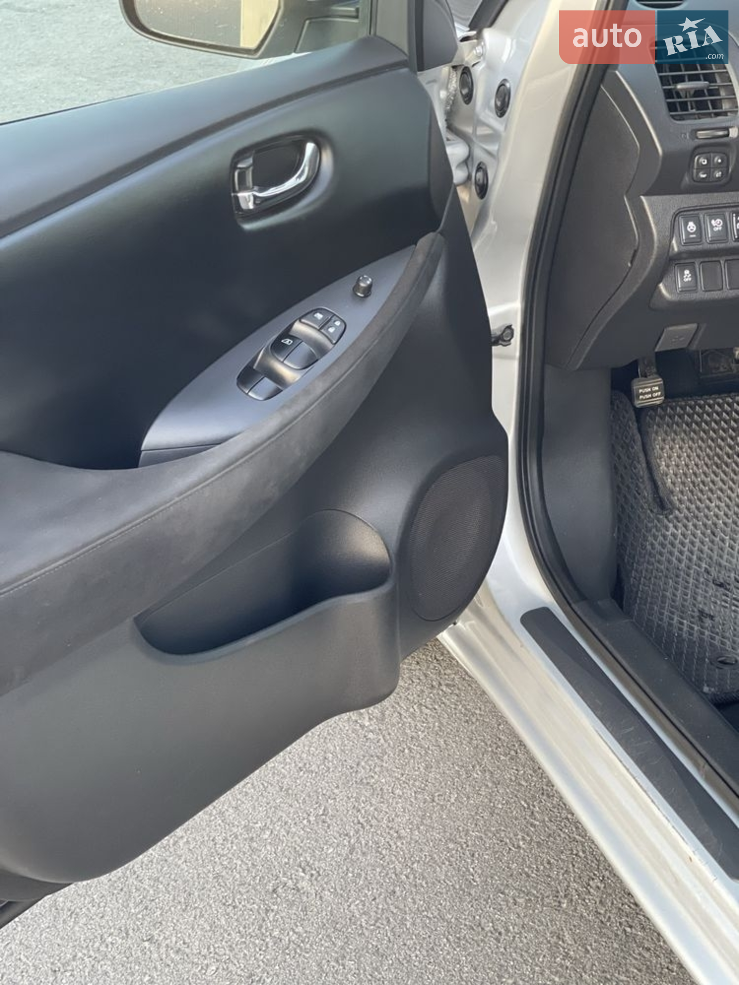 2014 Nissan Leaf - мініатюра 11