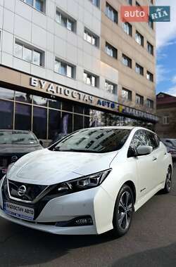 Хэтчбек Nissan Leaf 2019 в Киеве