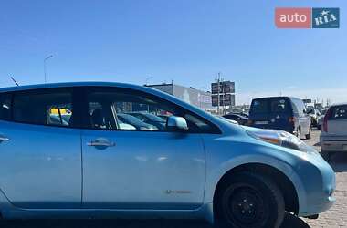 Хэтчбек Nissan Leaf 2014 в 