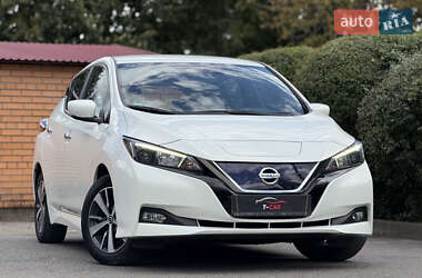 Хэтчбек Nissan Leaf 2018 в 
