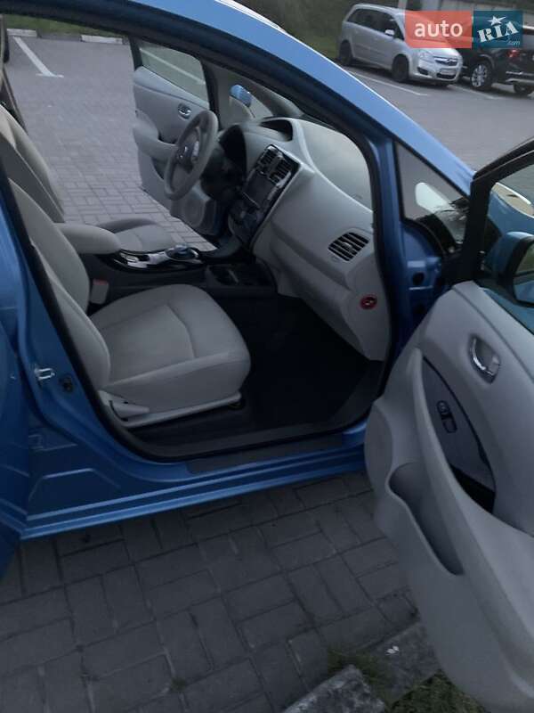 Хэтчбек Nissan Leaf 2012 в Тернополе