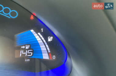 Хэтчбек Nissan Leaf 2014 в 