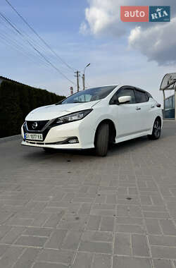 Хэтчбек Nissan Leaf 2021 в 