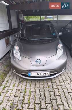 Хэтчбек Nissan Leaf 2015 в Первомайске