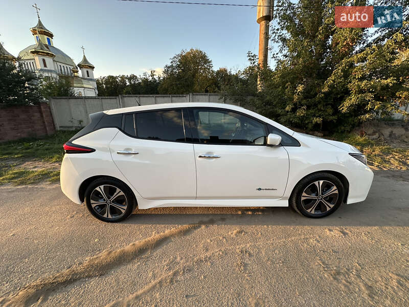 Хэтчбек Nissan Leaf 2020 в Ровно