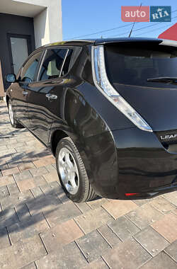 Хэтчбек Nissan Leaf 2016 в 