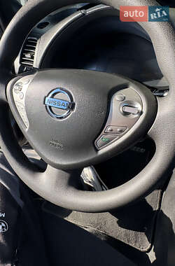 Хэтчбек Nissan Leaf 2016 в 