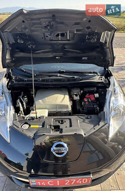 Хэтчбек Nissan Leaf 2016 в 