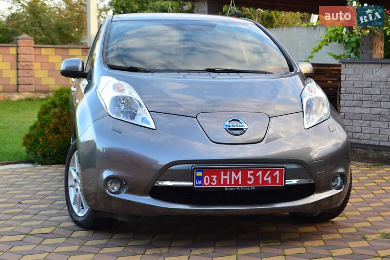 Хэтчбек Nissan Leaf 2015 в Сарнах