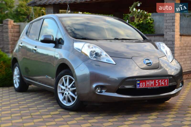 Хэтчбек Nissan Leaf 2015 в Сарнах
