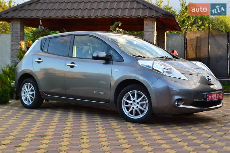 Хэтчбек Nissan Leaf 2015 в Сарнах
