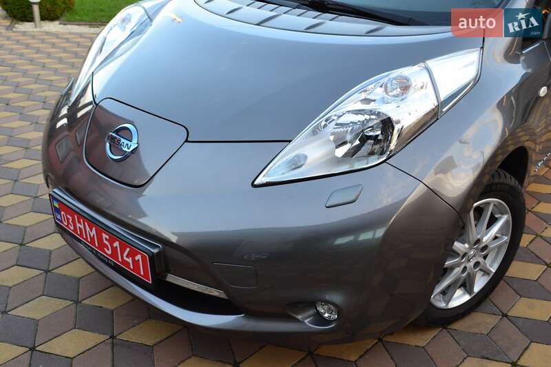 Хэтчбек Nissan Leaf 2015 в Сарнах