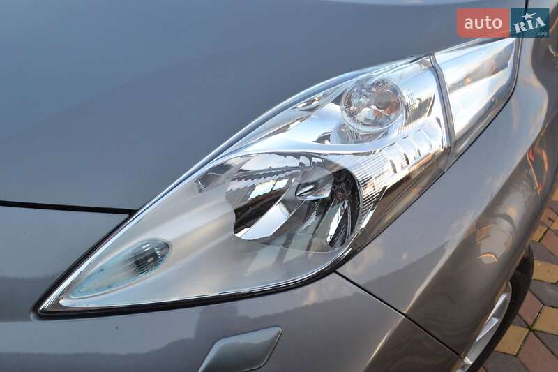 Хэтчбек Nissan Leaf 2015 в Сарнах