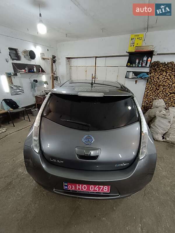 Хэтчбек Nissan Leaf 2015 в Ровно