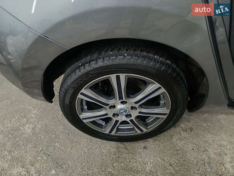 Хэтчбек Nissan Leaf 2015 в Ровно