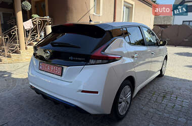 Хэтчбек Nissan Leaf 2021 в 
