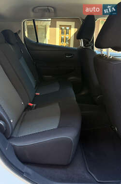Хэтчбек Nissan Leaf 2021 в 