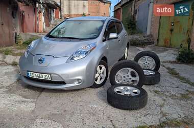 Хэтчбек Nissan Leaf 2011 в Днепре