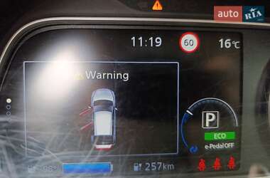 Хэтчбек Nissan Leaf 2018 в 