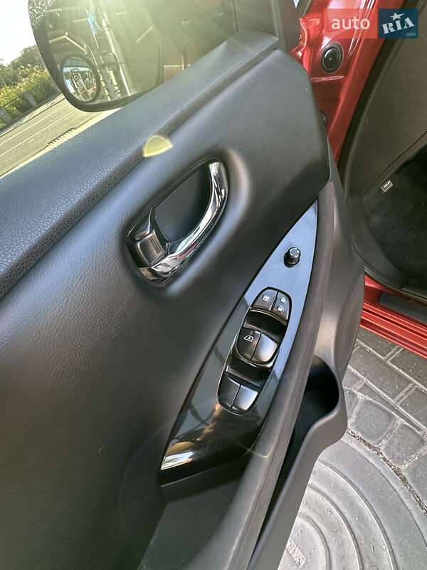 Хетчбек Nissan Leaf 2013 в Кропивницькому фото 27 Хетчбек Nissan Leaf 2013 в Кропивницькому