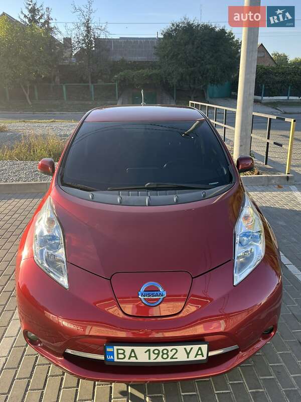 Хетчбек Nissan Leaf 2013 в Кропивницькому фото 16 Хетчбек Nissan Leaf 2013 в Кропивницькому