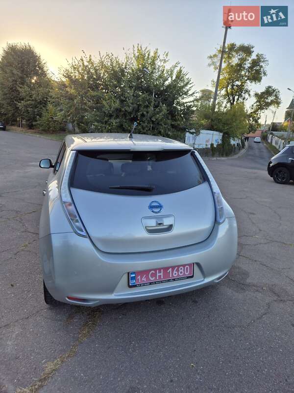 Хэтчбек Nissan Leaf 2012 в Черкассах