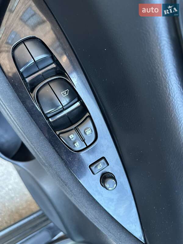 Хэтчбек Nissan Leaf 2016 в Житомире фото 14 Хэтчбек Nissan Leaf 2016 в Житомире