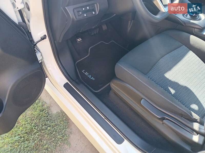 Хэтчбек Nissan Leaf 2022 в Умани фото 16 Хэтчбек Nissan Leaf 2022 в Умани