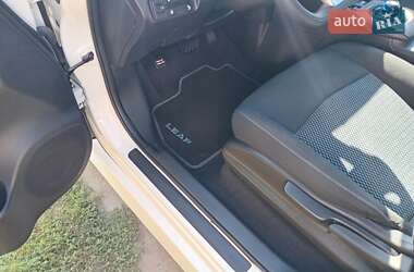 Хэтчбек Nissan Leaf 2022 в 