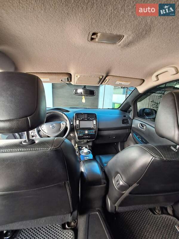 Хэтчбек Nissan Leaf 2013 в Каменец-Подольском