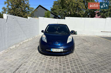 Хэтчбек Nissan Leaf 2016 в Херсоне