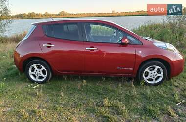 Хетчбек Nissan Leaf 2015 в Києві