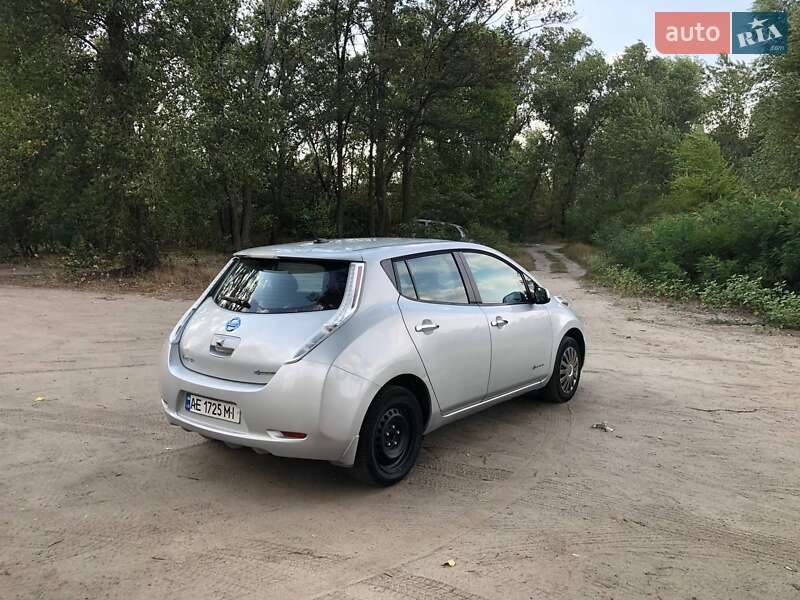 Хэтчбек Nissan Leaf 2014 в Днепре