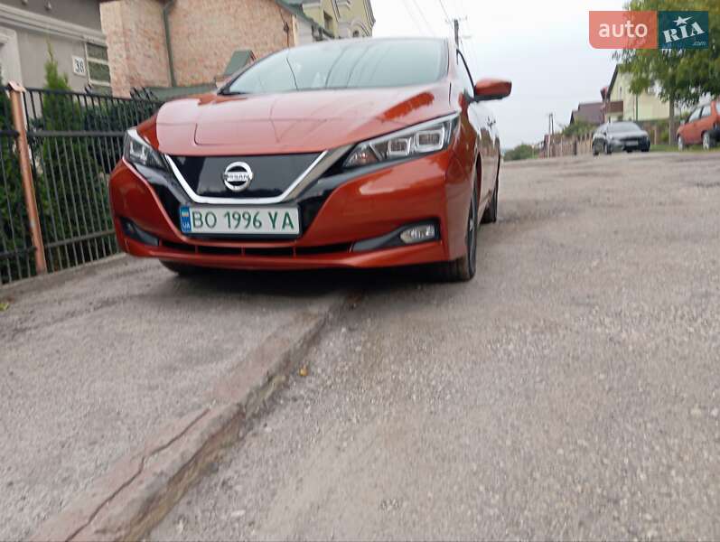 Хетчбек Nissan Leaf 2021 в Тернополі
