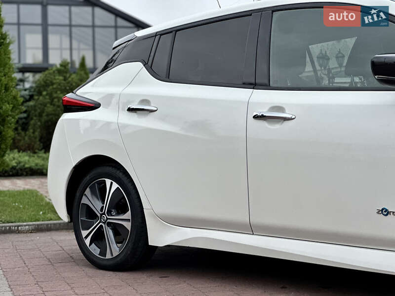 Хэтчбек Nissan Leaf 2018 в Стрые