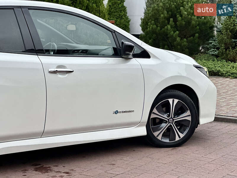 Хэтчбек Nissan Leaf 2018 в Стрые