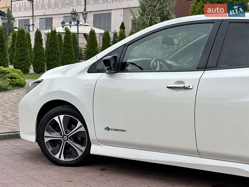 Хэтчбек Nissan Leaf 2018 в Стрые