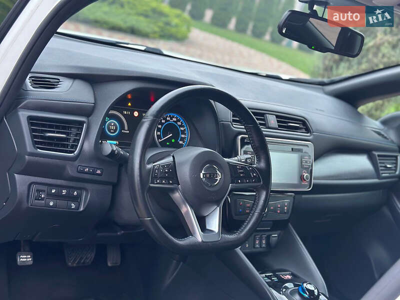 Хэтчбек Nissan Leaf 2018 в Стрые