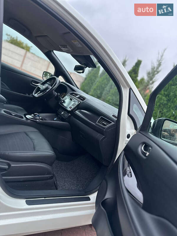 Хэтчбек Nissan Leaf 2018 в Стрые