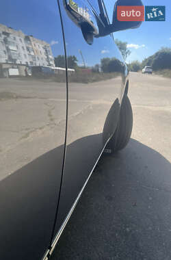 Хэтчбек Nissan Leaf 2014 в 