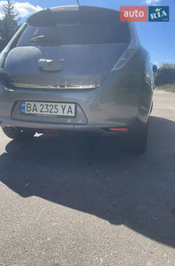 Хэтчбек Nissan Leaf 2014 в 