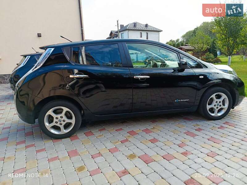 Хэтчбек Nissan Leaf 2011 в Ивано-Франковске