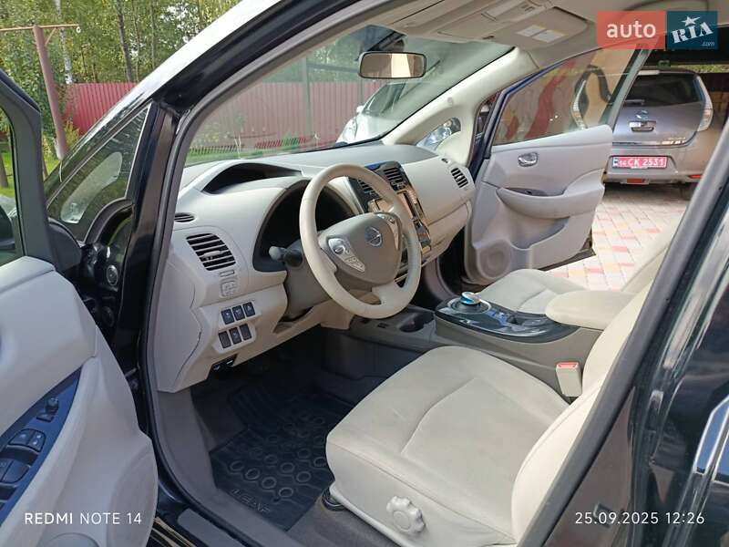 Хэтчбек Nissan Leaf 2011 в Ивано-Франковске