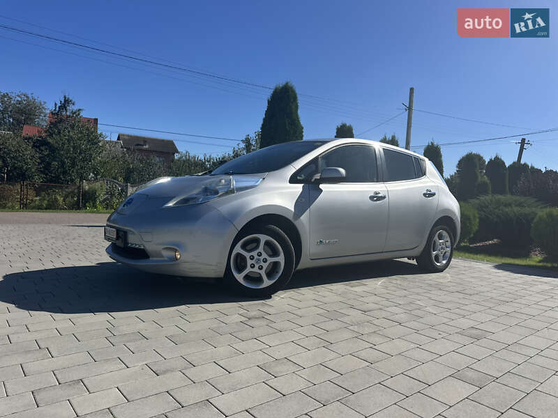 Хэтчбек Nissan Leaf 2011 в Луцке