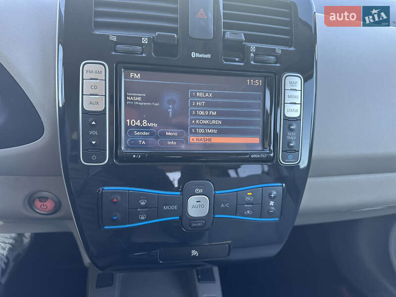 Хэтчбек Nissan Leaf 2011 в Луцке